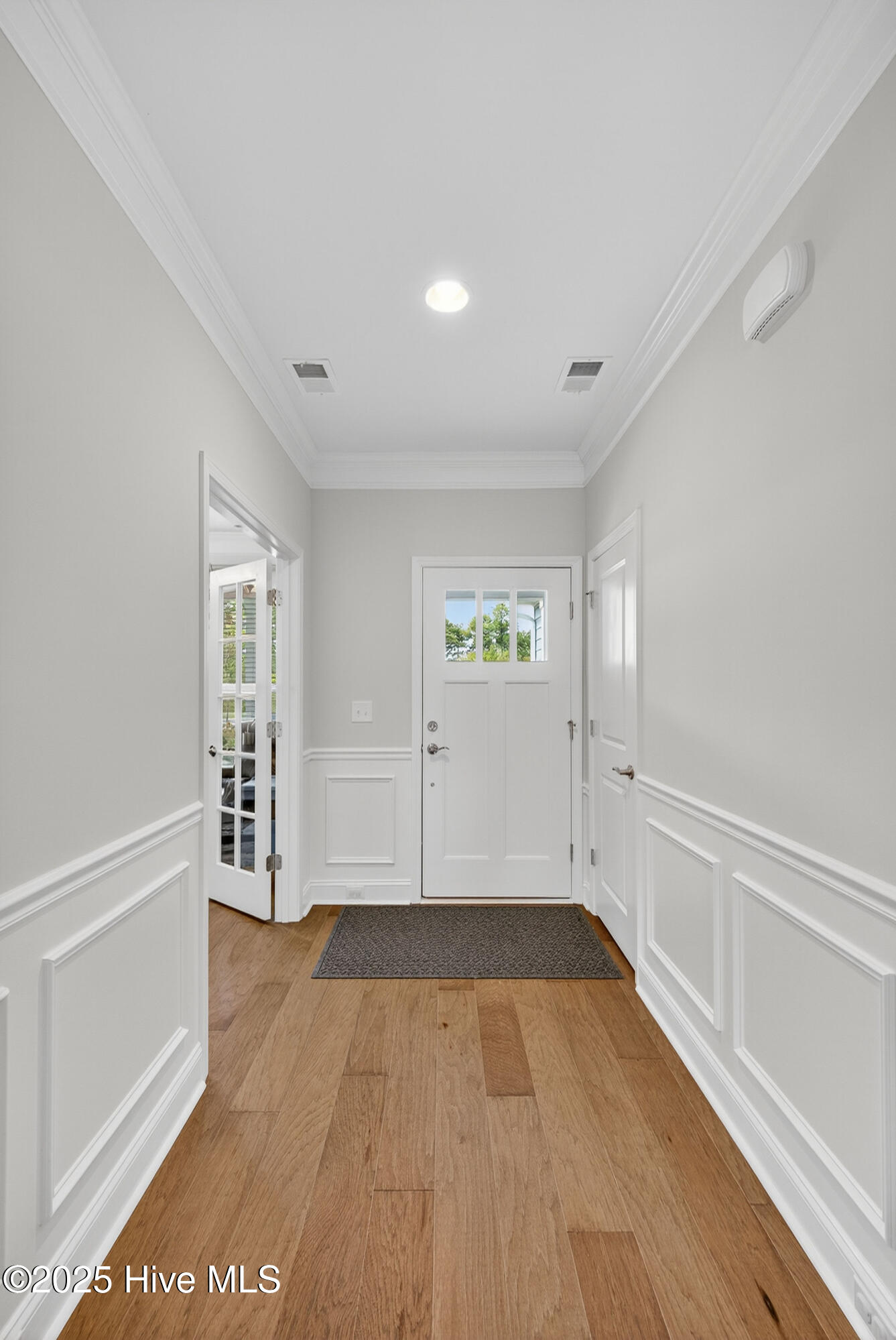 100565700 | Photo 16