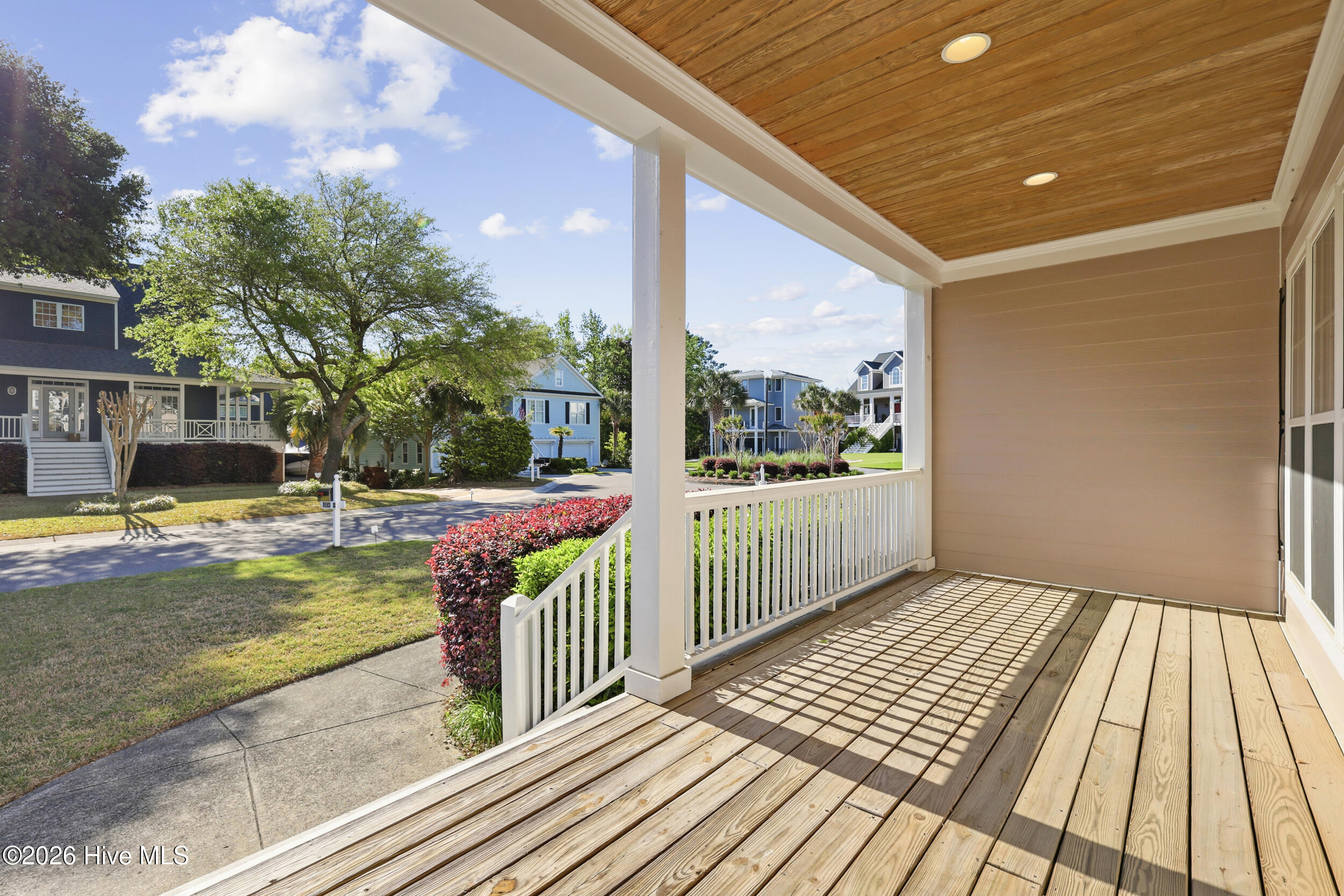 100567096 | Photo 15