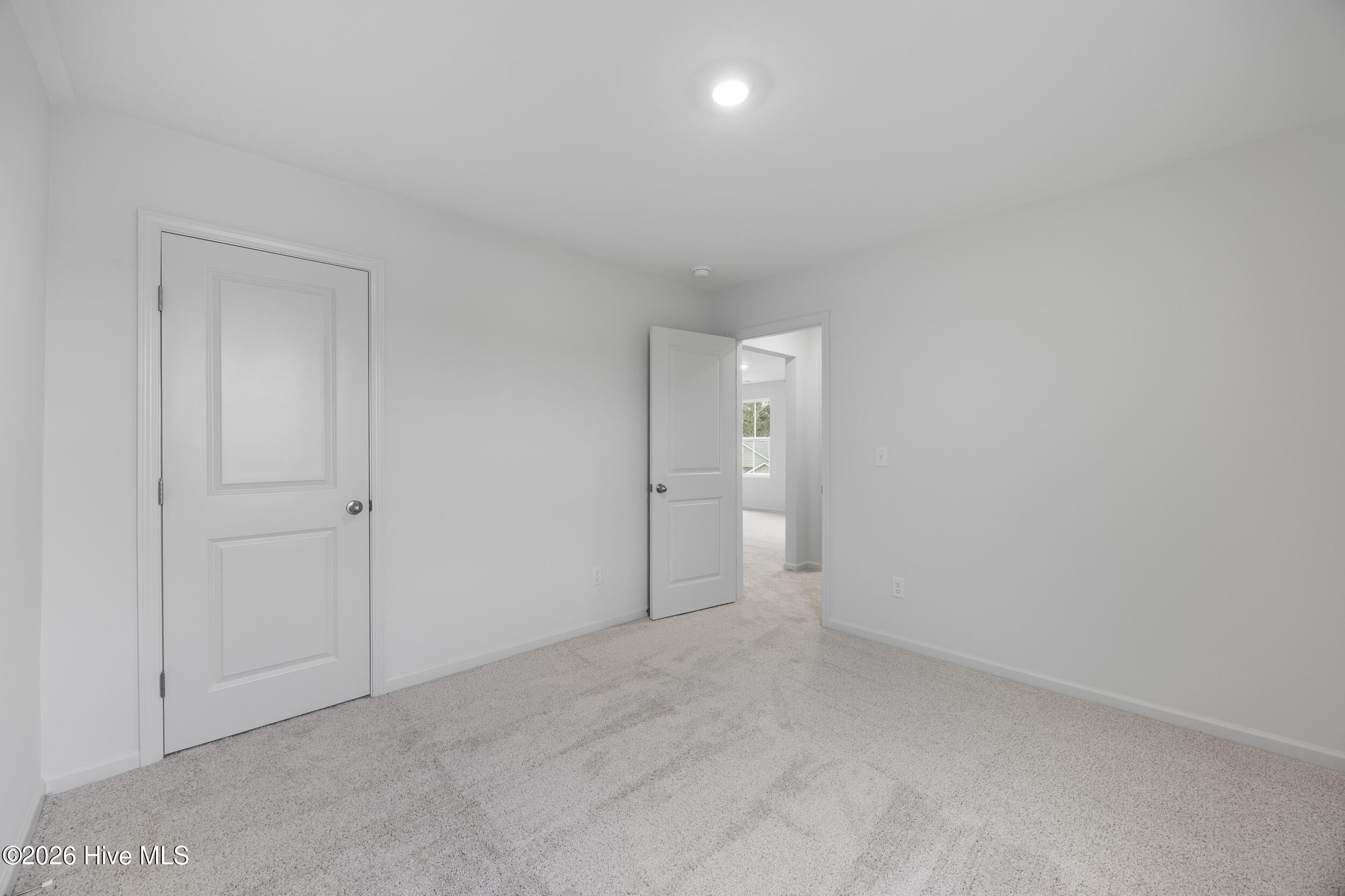 100546930 | Photo 27