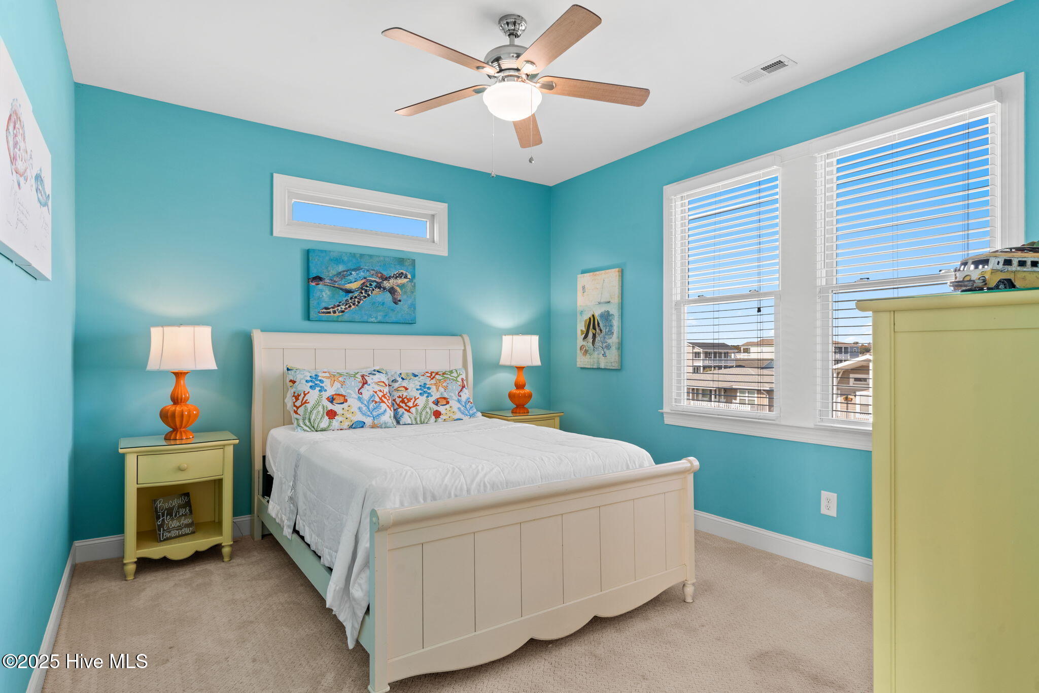 100542576 | Photo 34