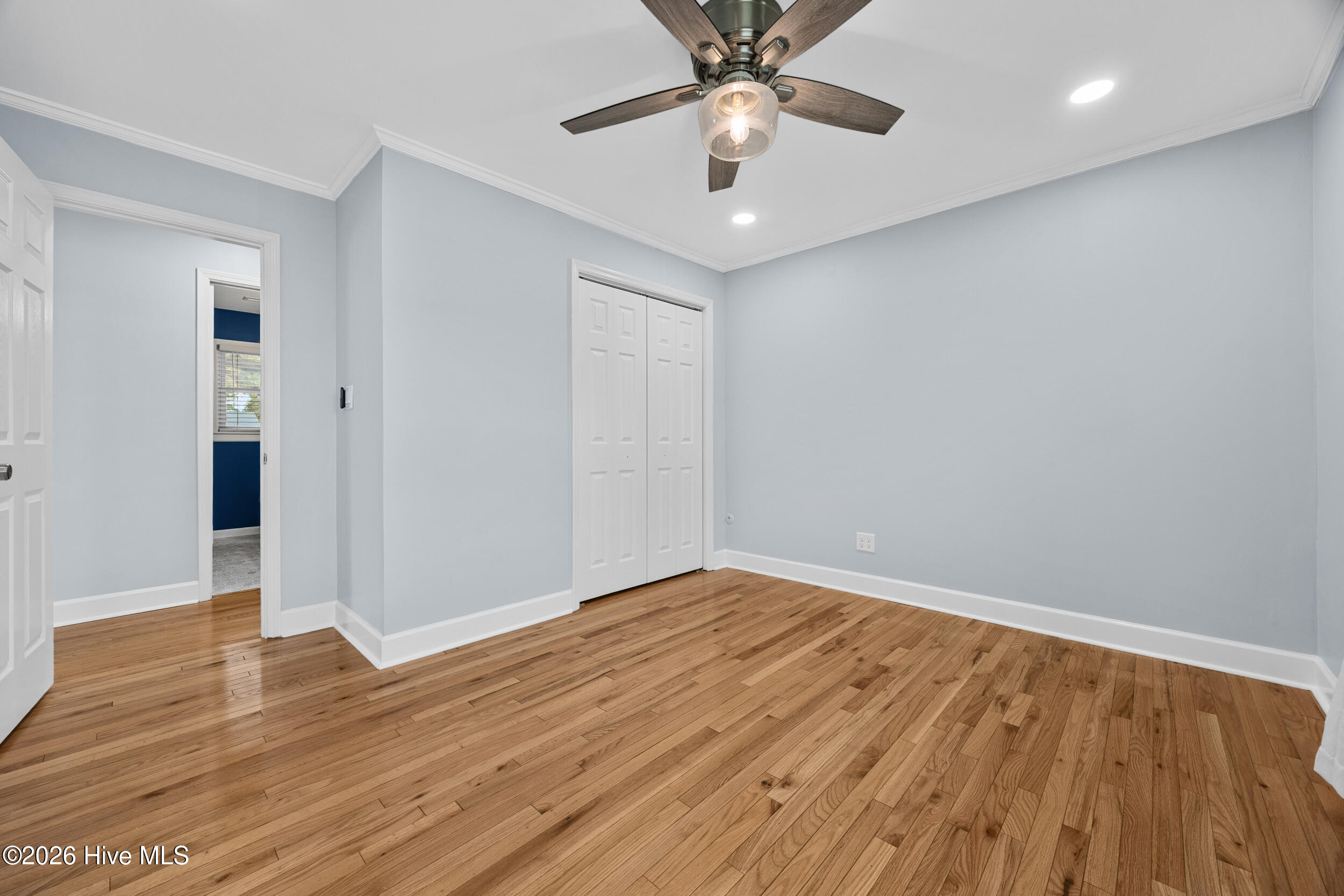 100561764 | Photo 21