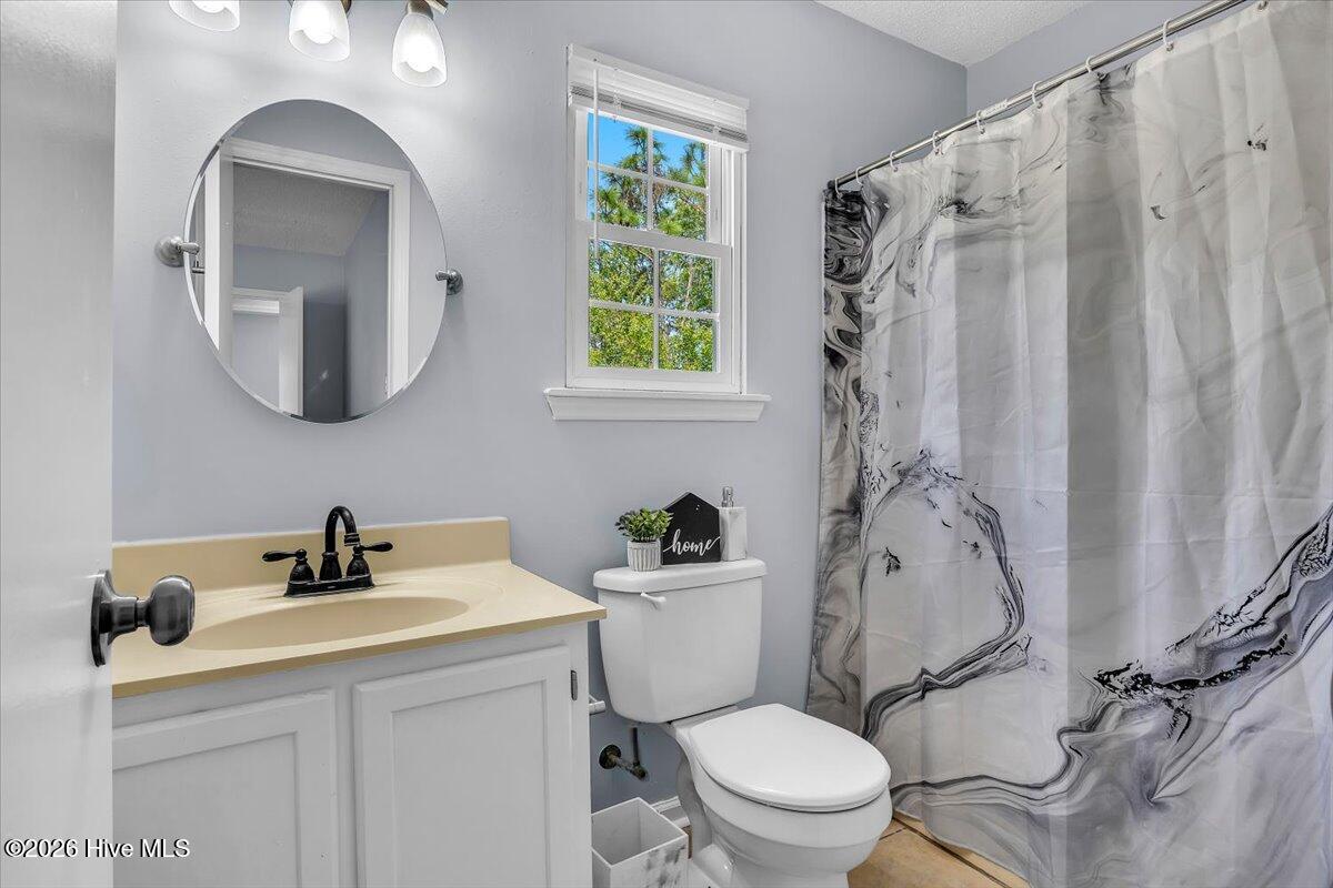 100566247 | Photo 36