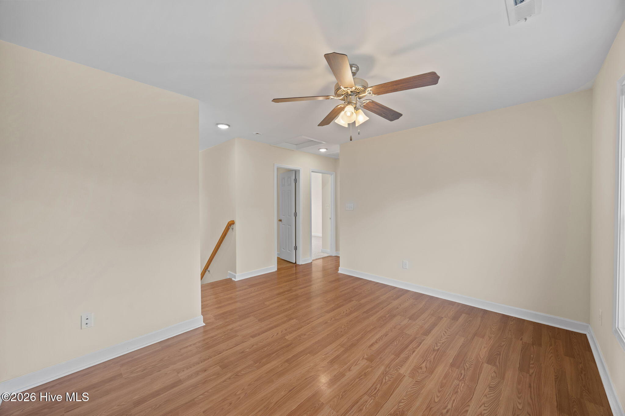 100557440 | Photo 25