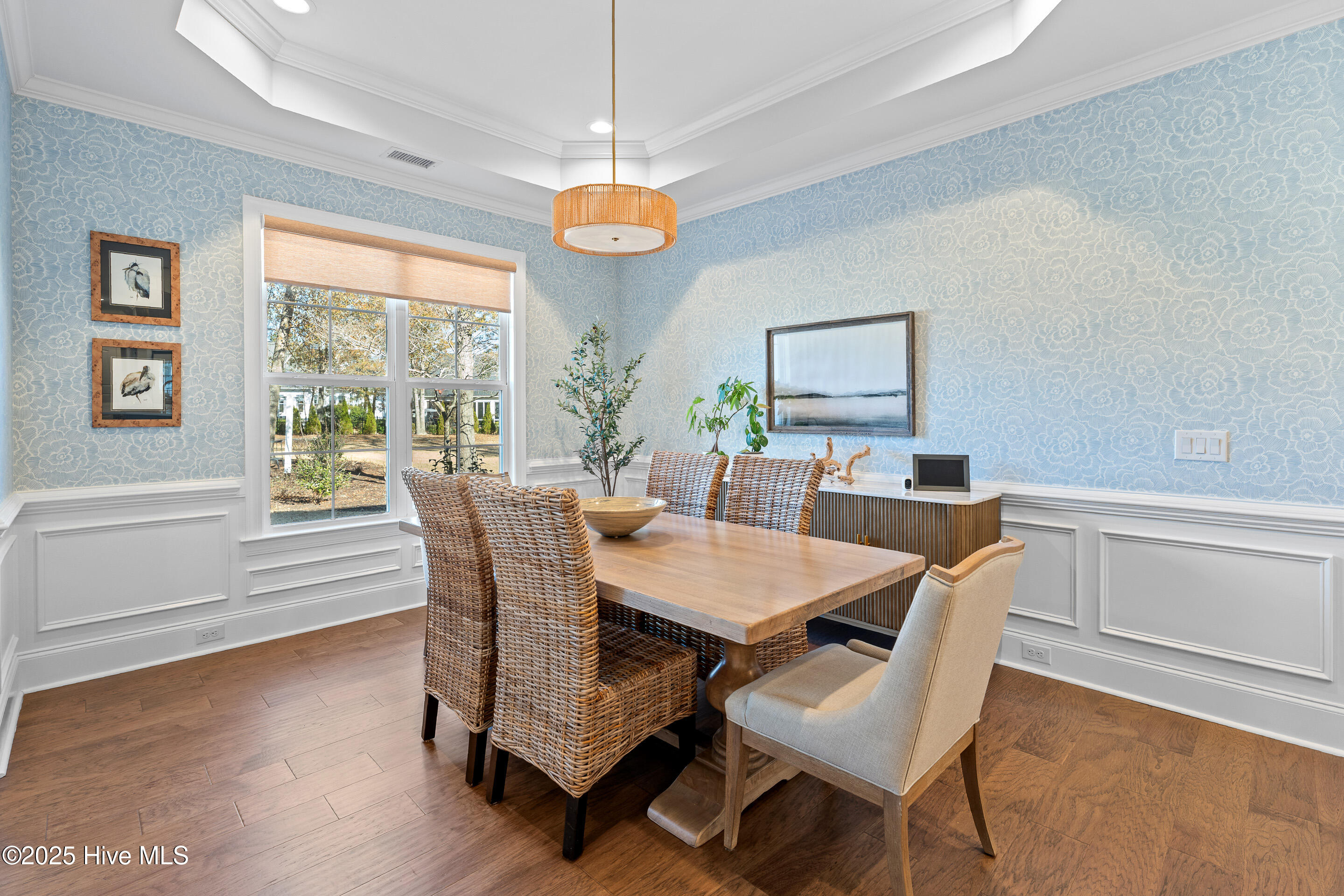 100545902 | Photo 51