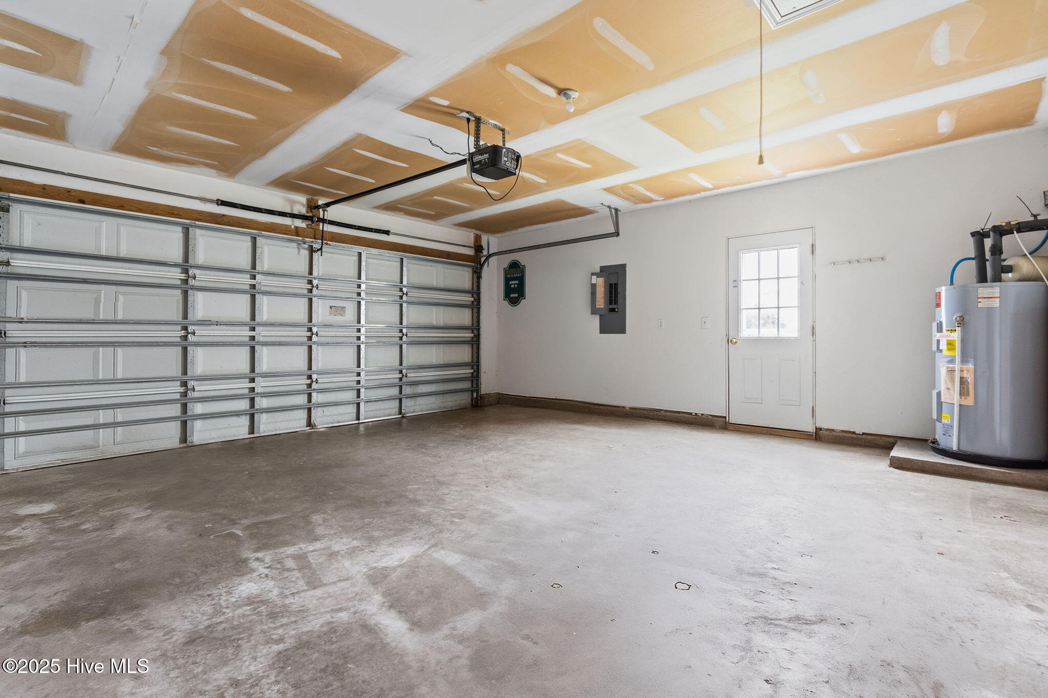 100536152 | Photo 44