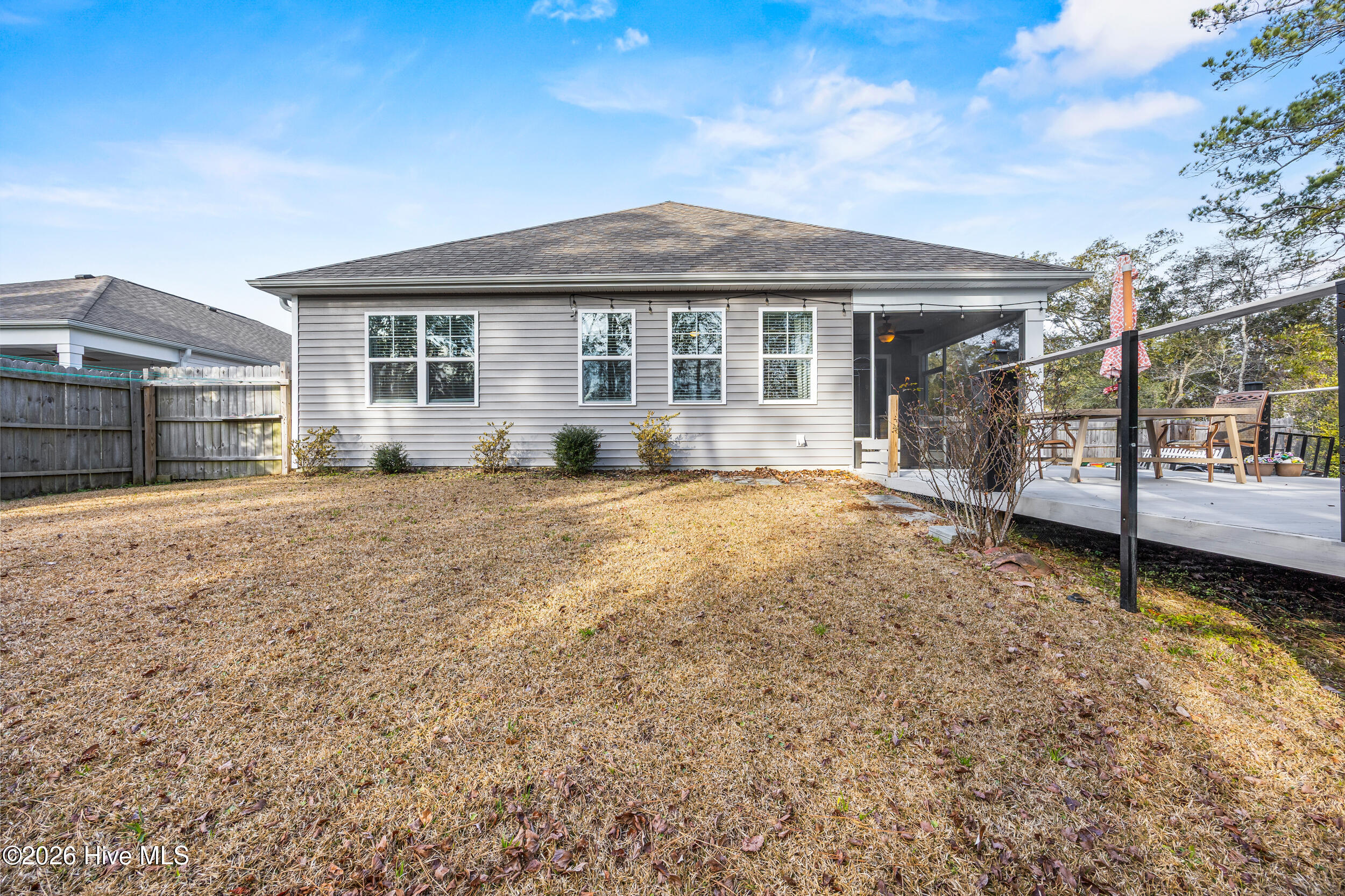 100552645 | Photo 40