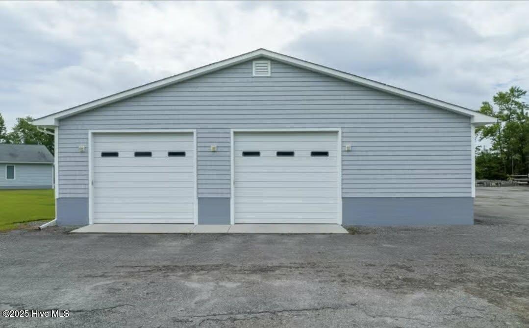 100547219 | Photo 52