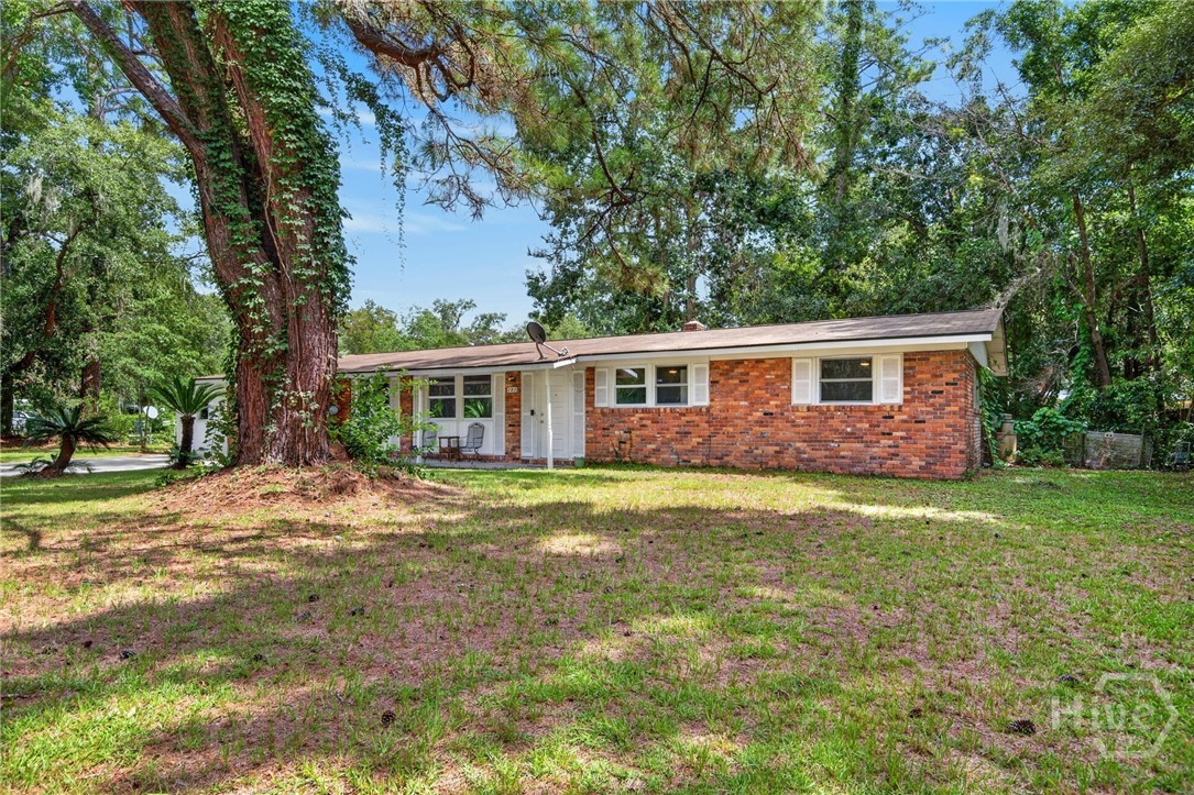 Photo 3 of Single family home for sale at 121 Juniper Cir, Savannah, GA 31419 | MLS# SA364086 | Listing updated on 2026-09-19