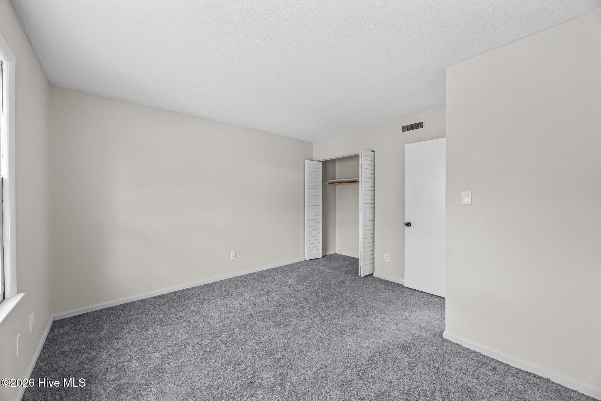 100555869 | Photo 30