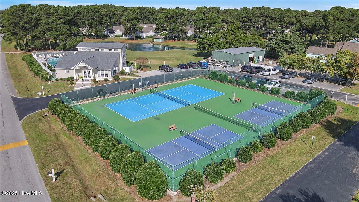 100532854 | Photo 32