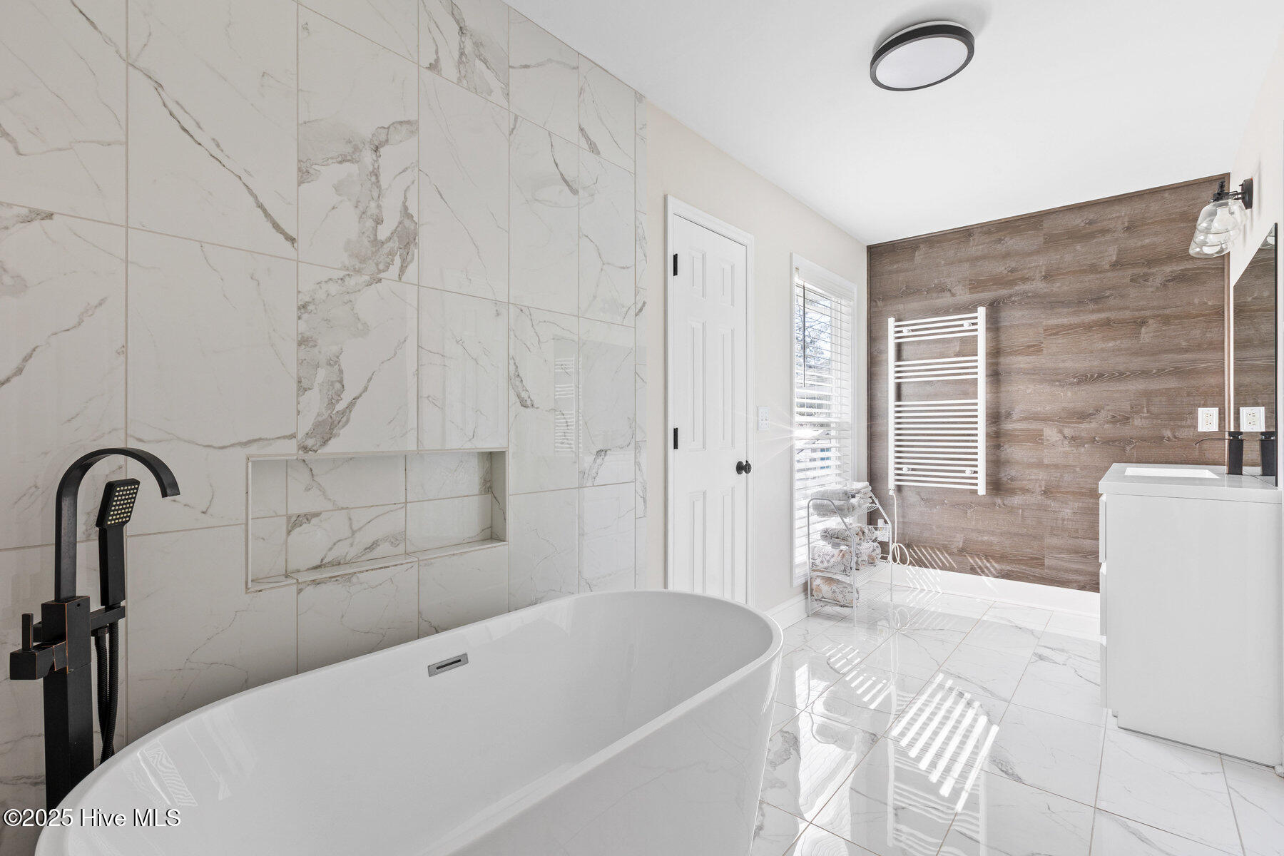 100497400 | Photo 20