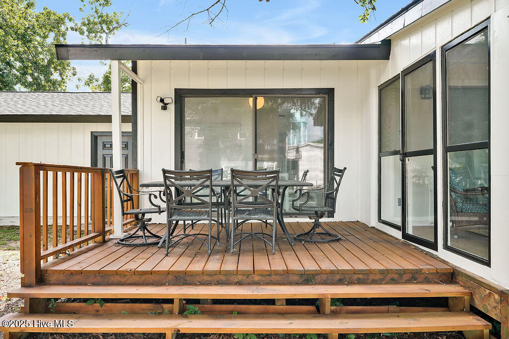 100570405 | Photo 37