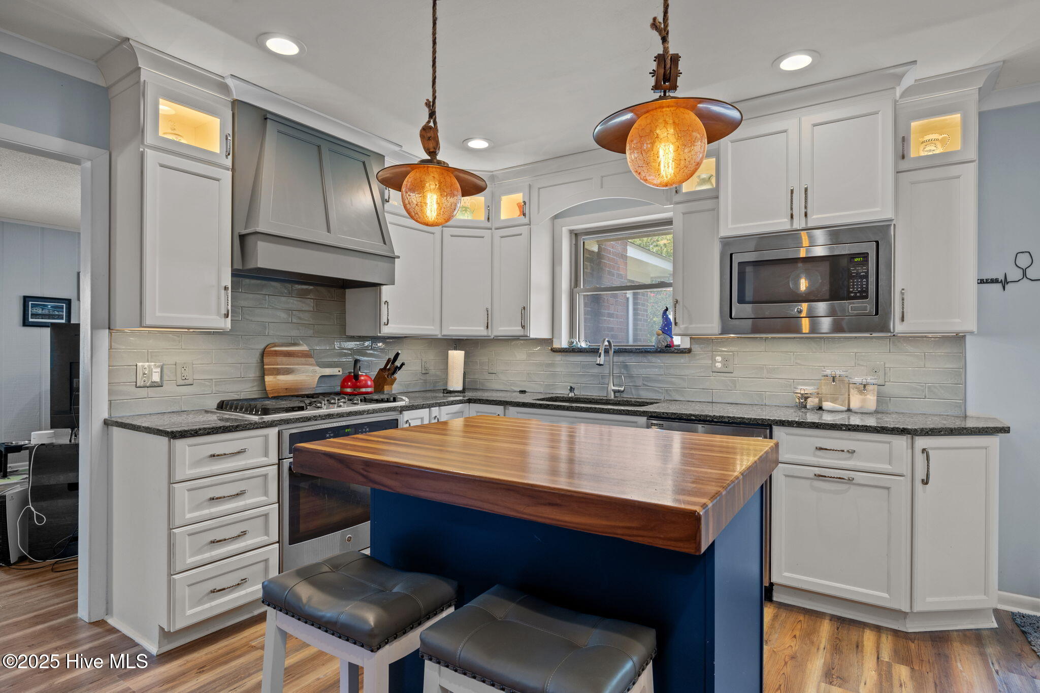 100521468 | Photo 13