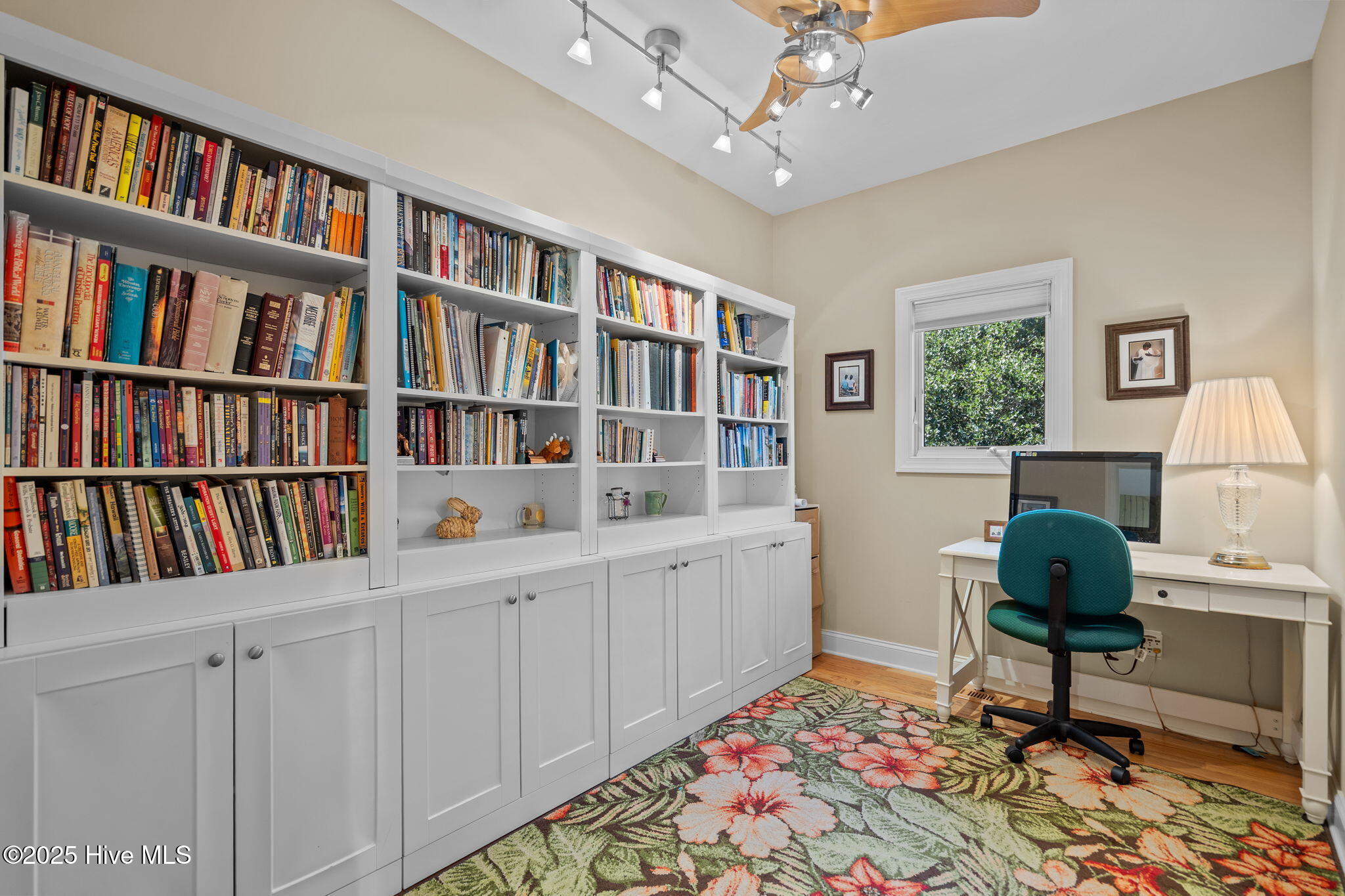 100555511 | Photo 28