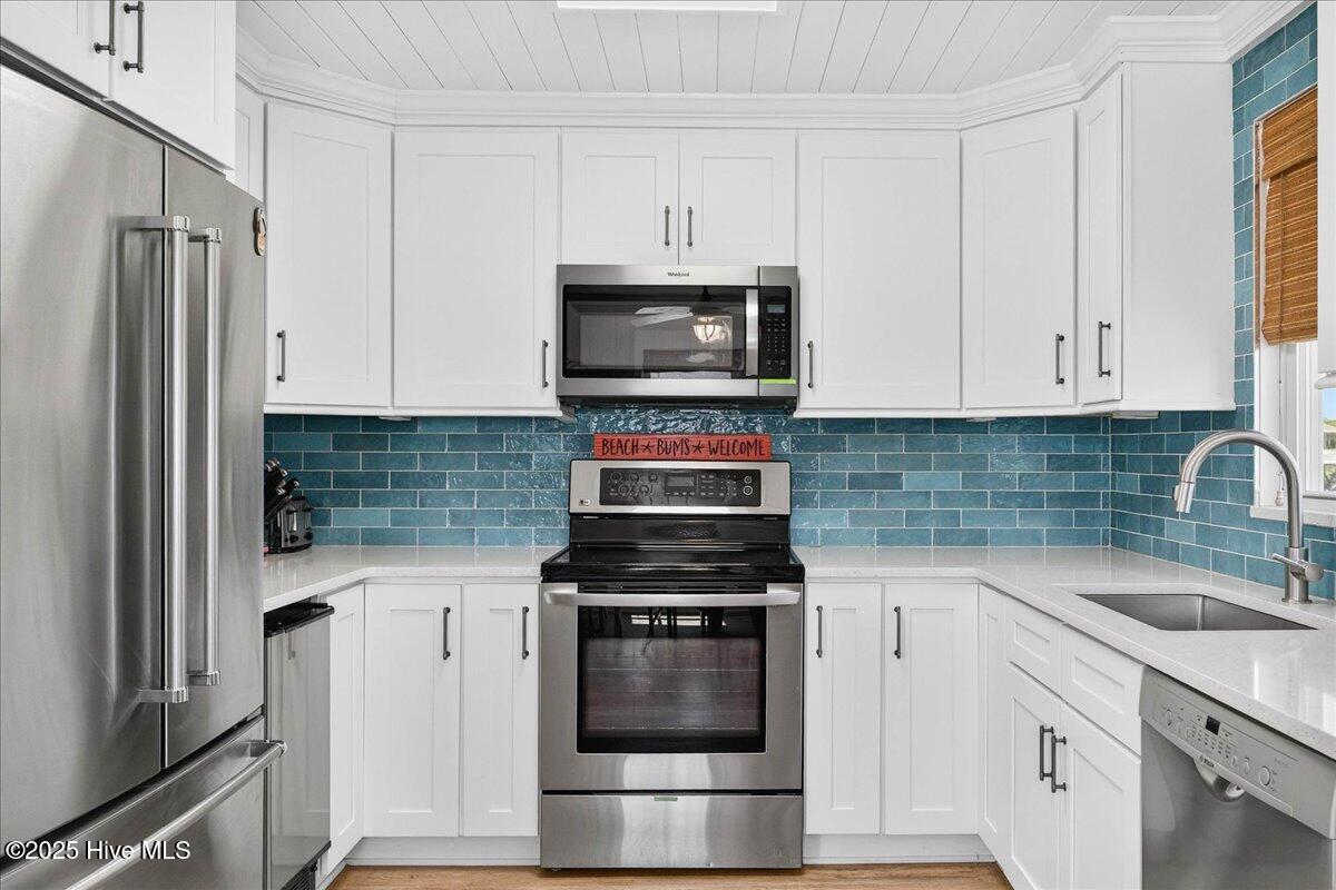 100527780 | Photo 15