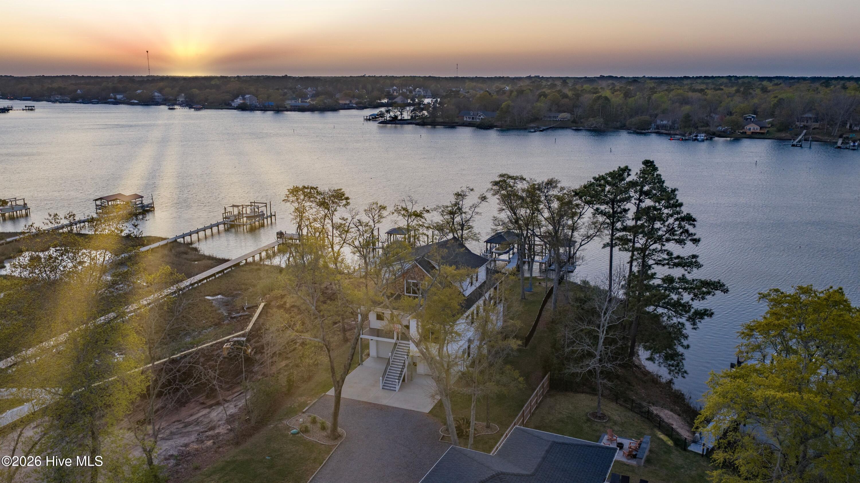 100564139 | Photo 62