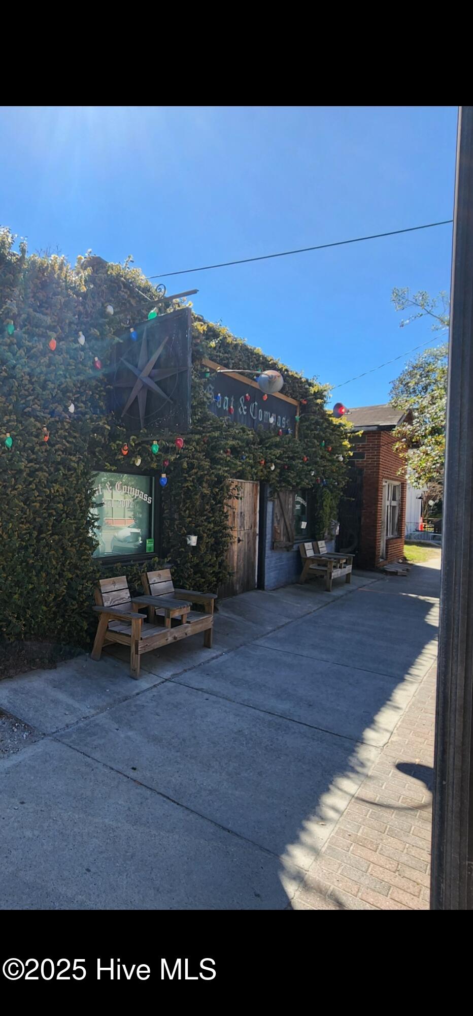 100543884 | Photo 43