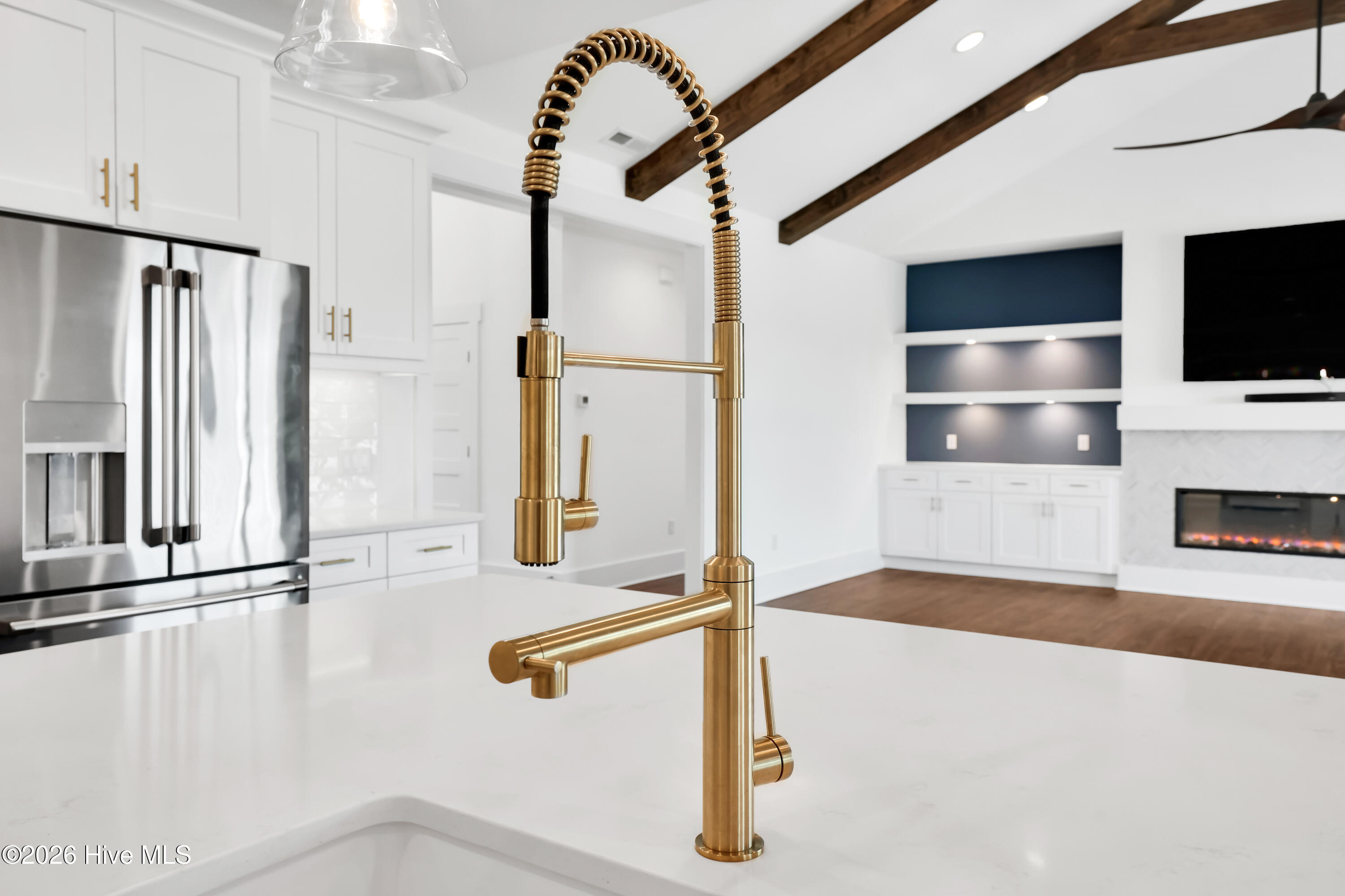 100567914 | Photo 21