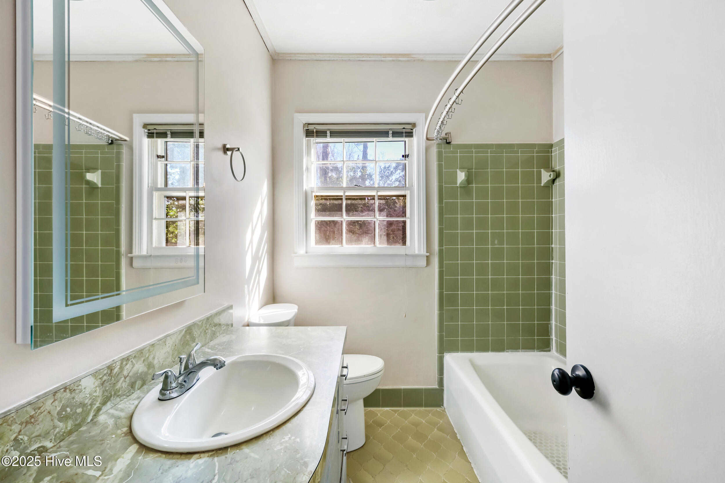 100544897 | Photo 22