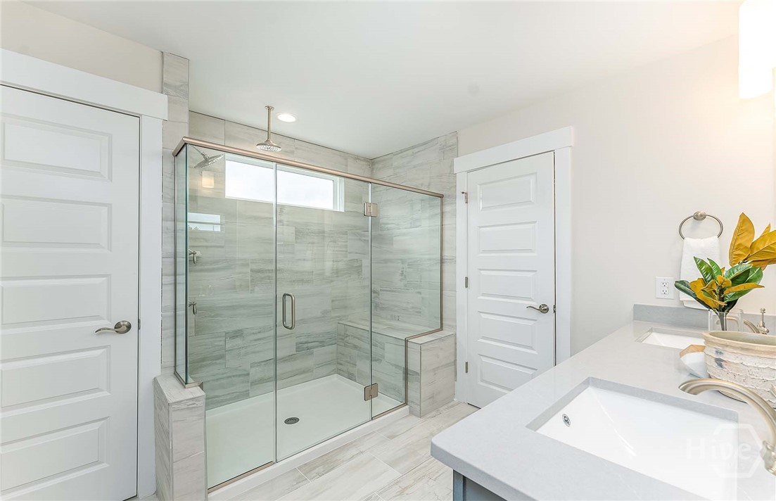 Pictures, photographs, colors, features, and sizes are for illustration purposes only and will vary from the homes as built.