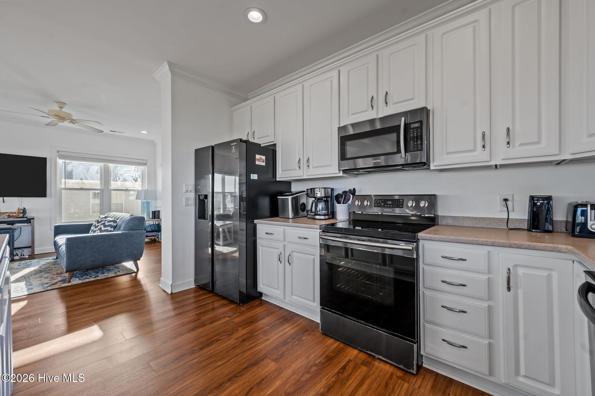 100565208 | Photo 14