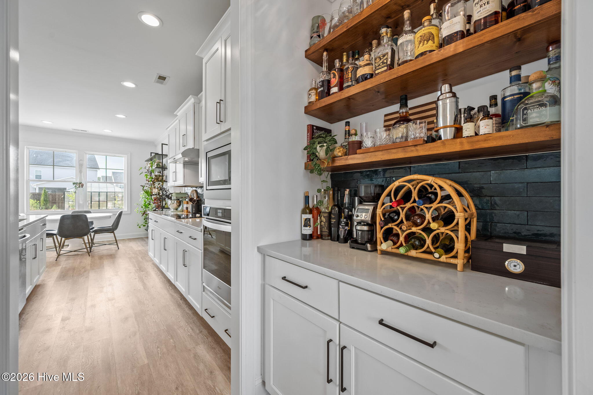 100566111 | Photo 12