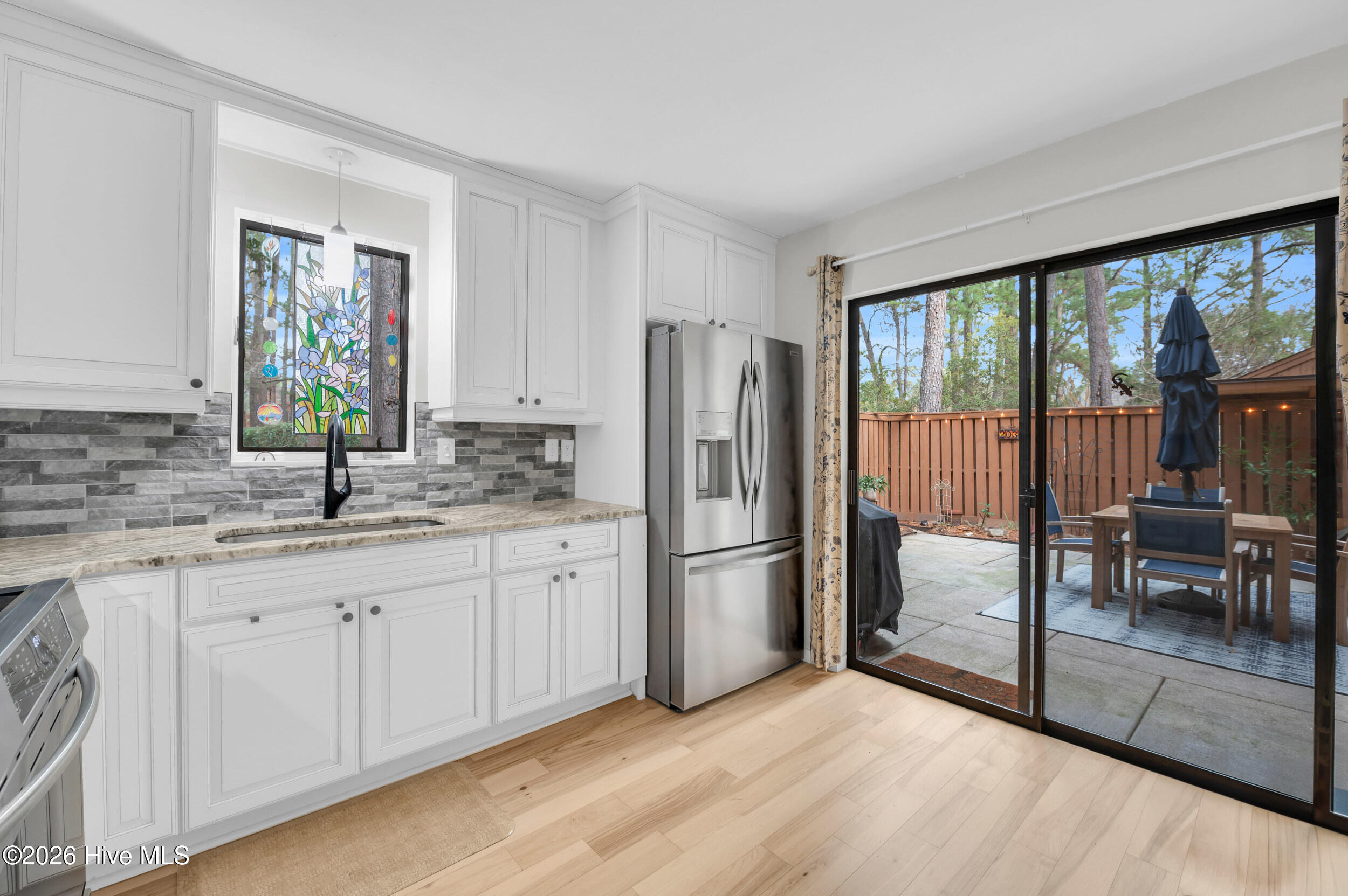 100549409 | Photo 13