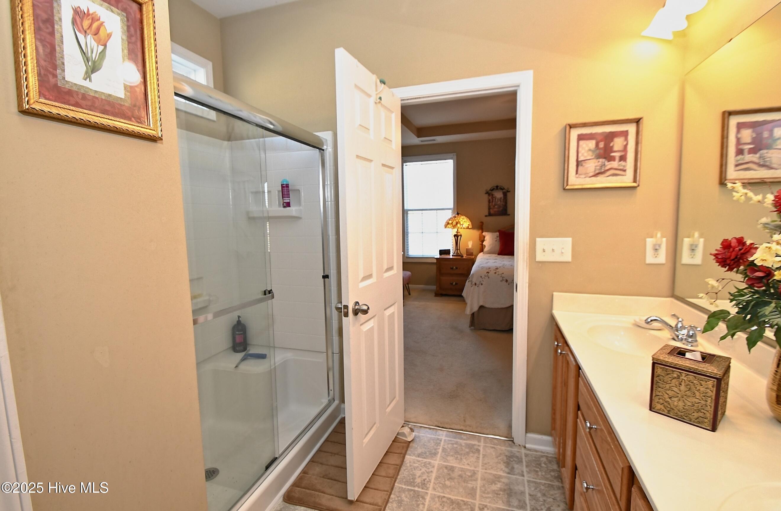 100541260 | Photo 16