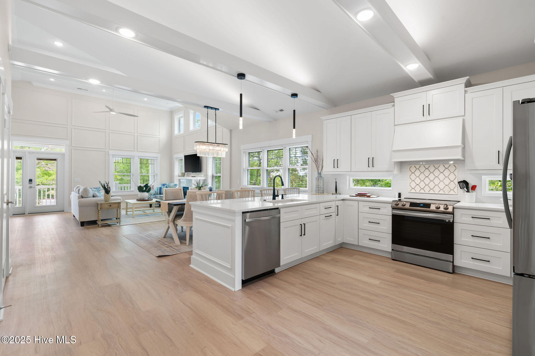 100555658 | Photo 21