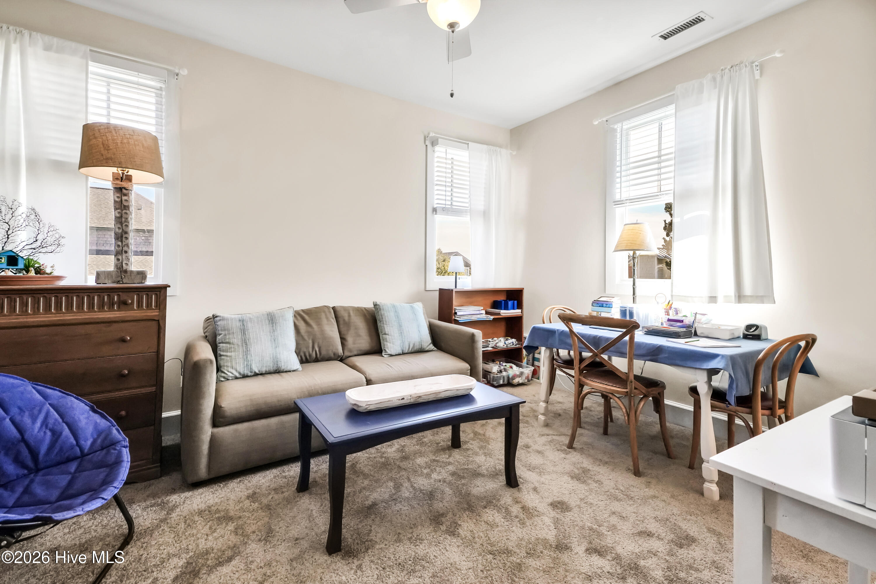 100562457 | Photo 53