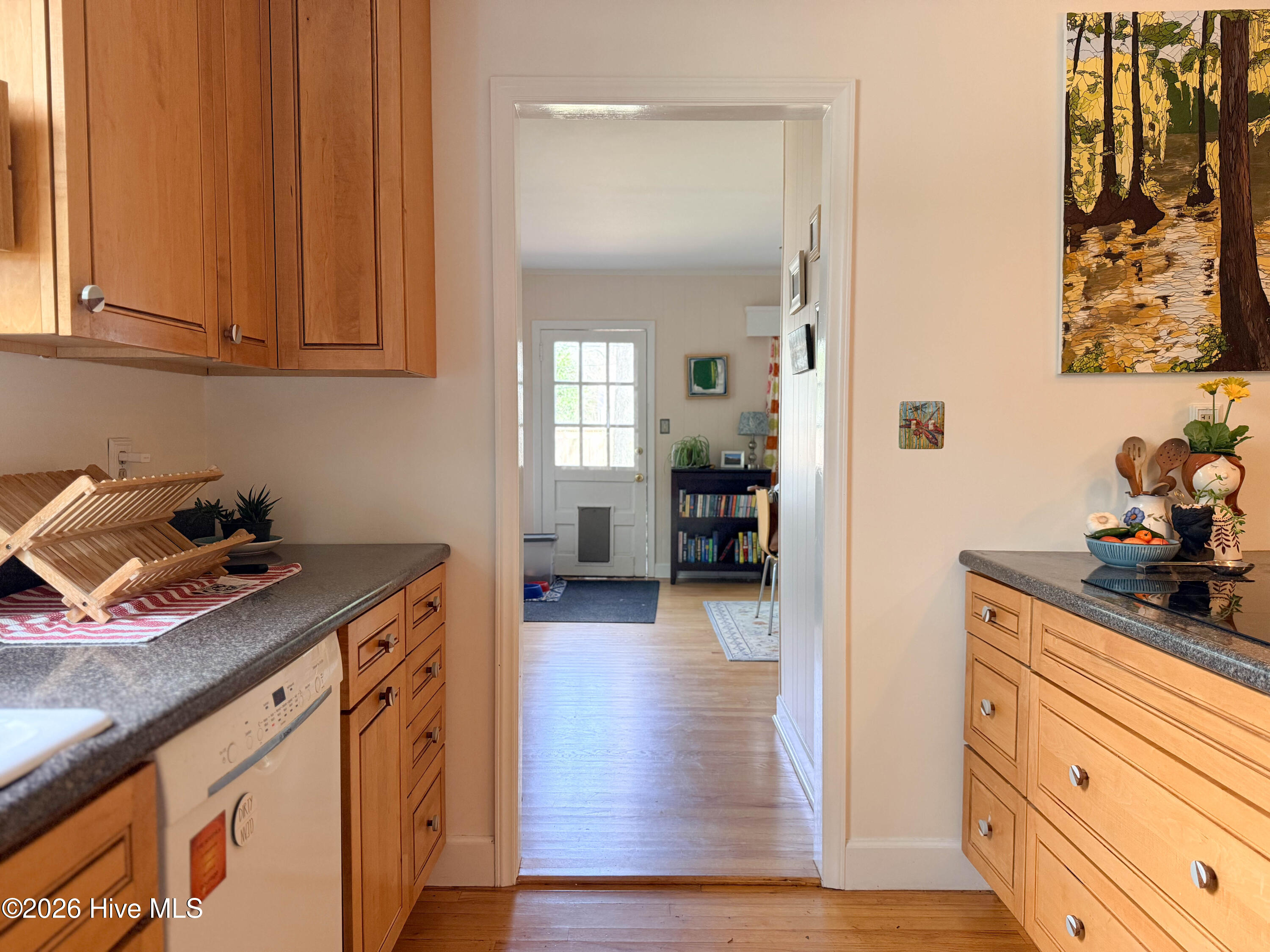 100560298 | Photo 18