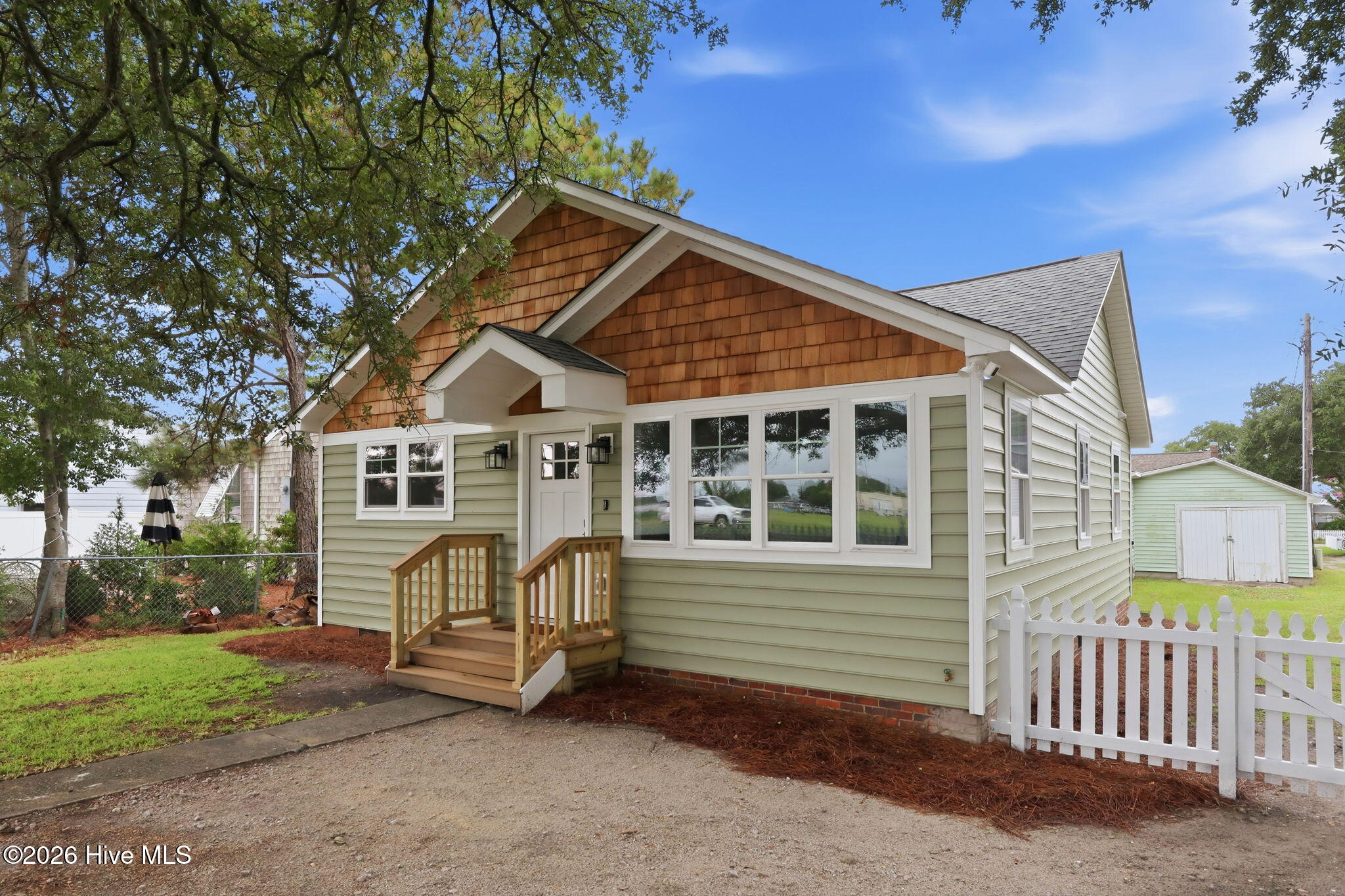2nd image of 2609 Arendell St, Morehead City, NC 28557 | MLS# 100585011