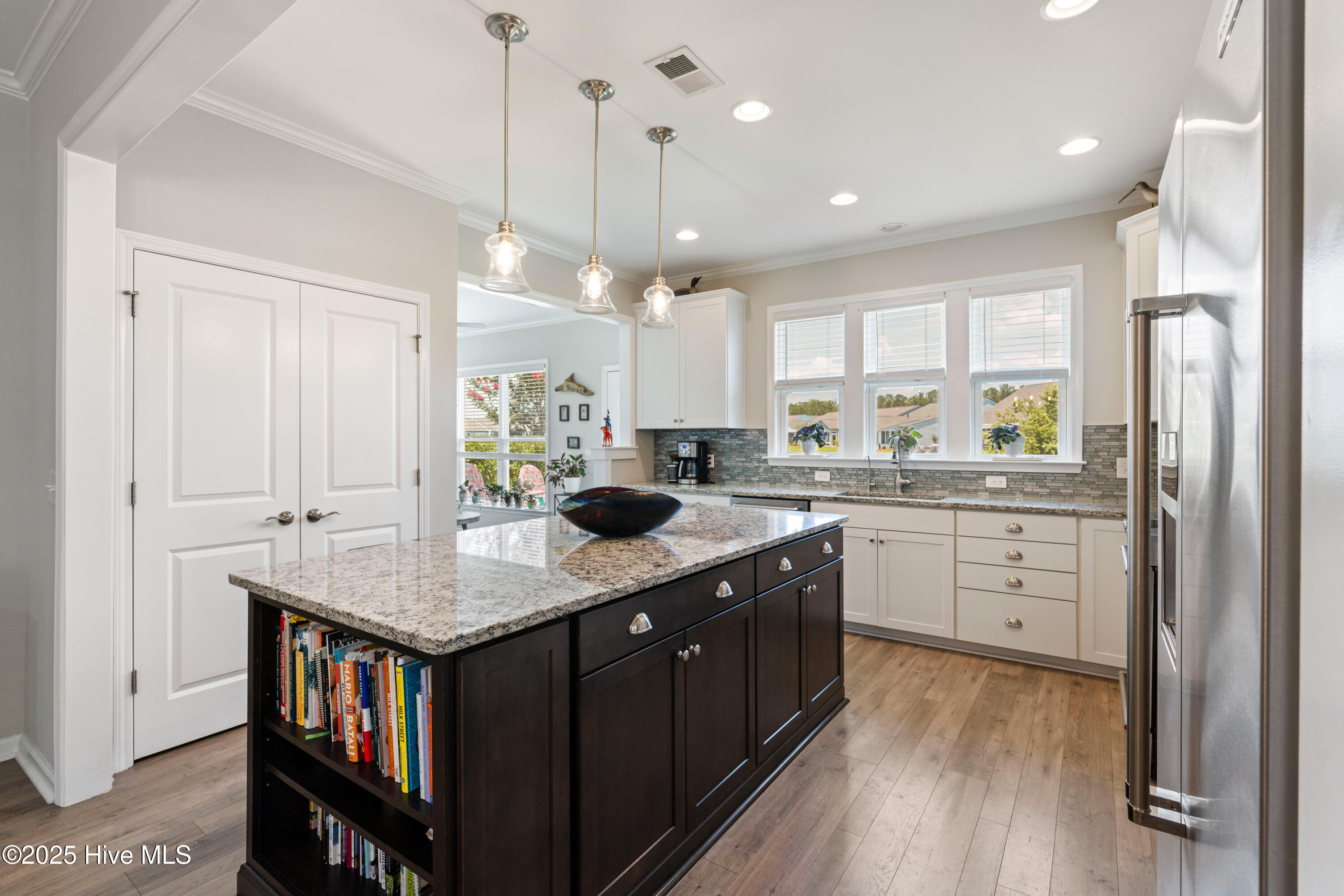 100515849 | Photo 11