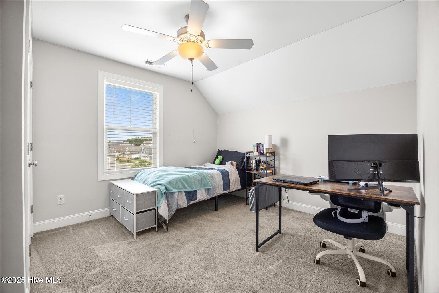 100530292 | Photo 38