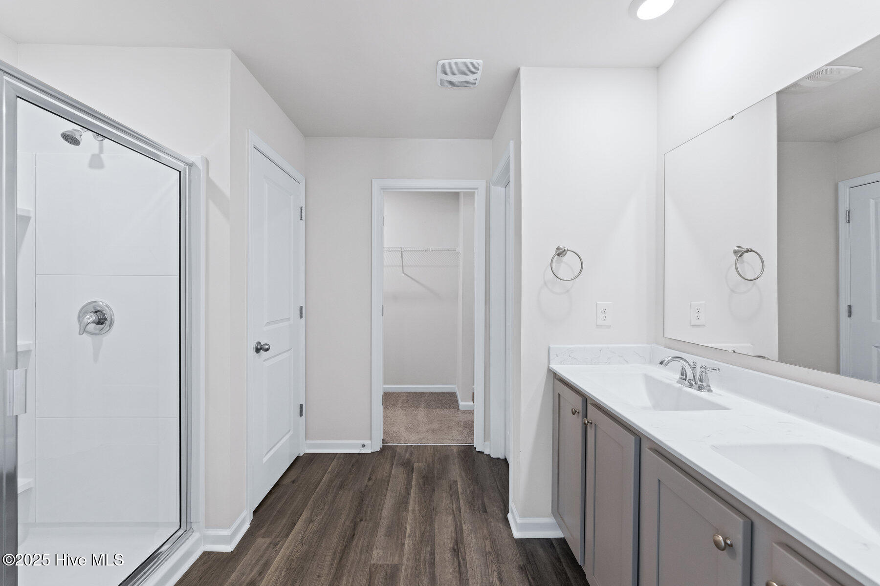 100551560 | Photo 10