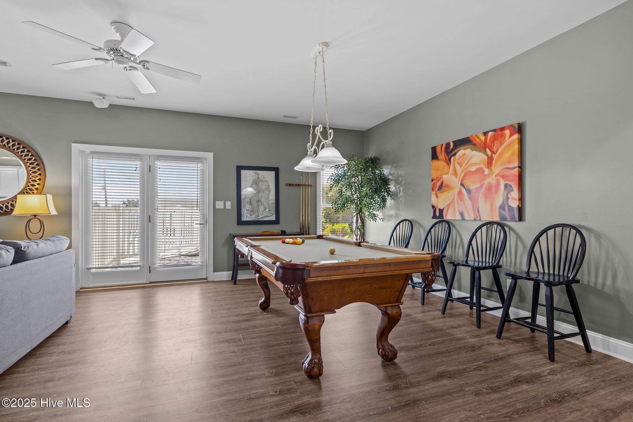 100531383 | Photo 51