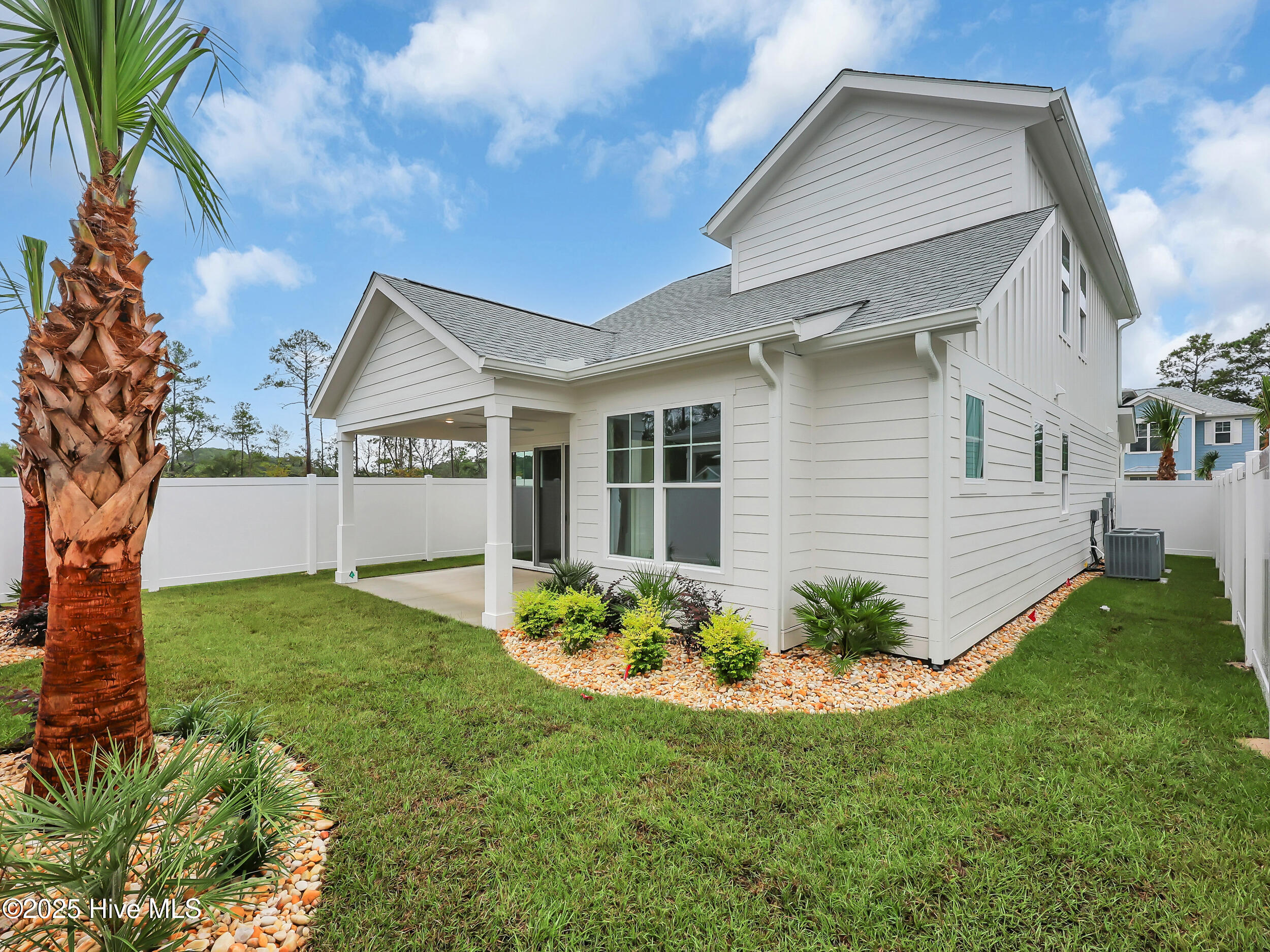 100533655 | Photo 39