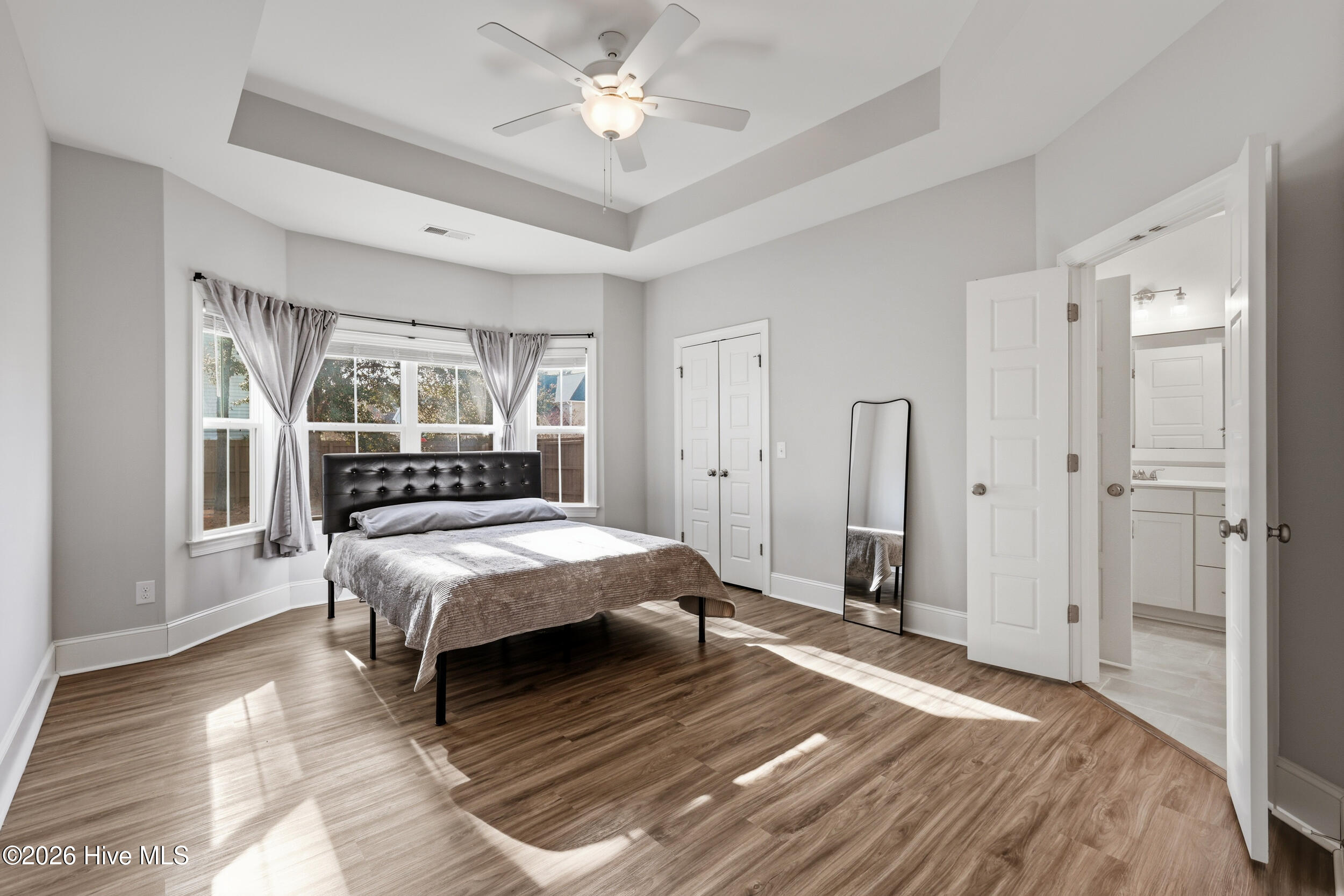 100557443 | Photo 22