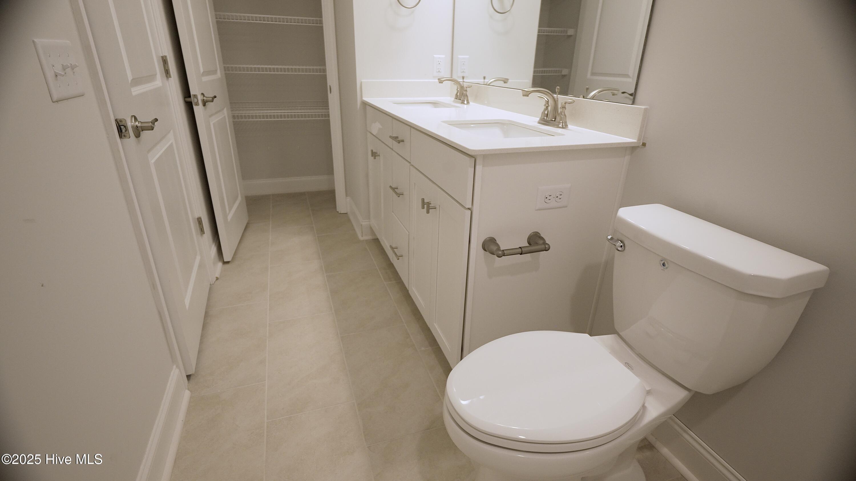 100428126 | Photo 25