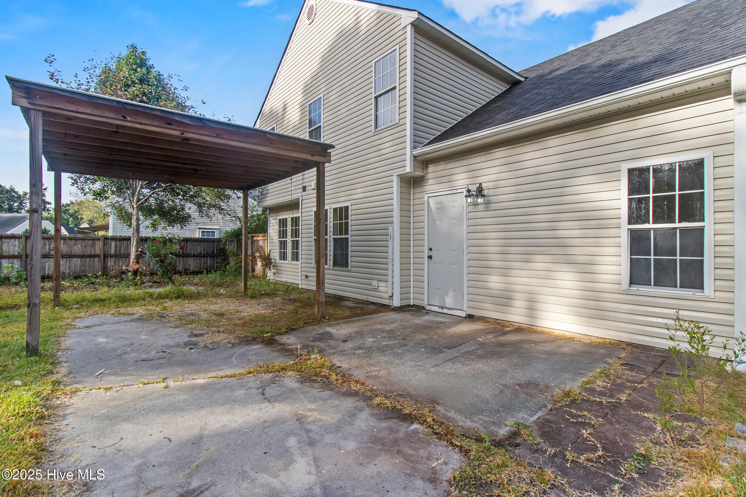 100532655 | Photo 35