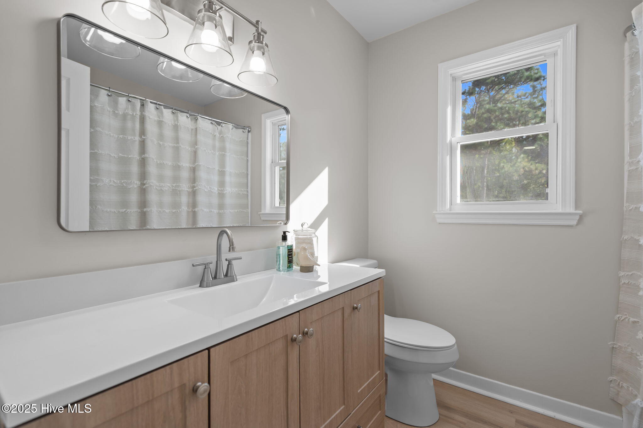 100527627 | Photo 38