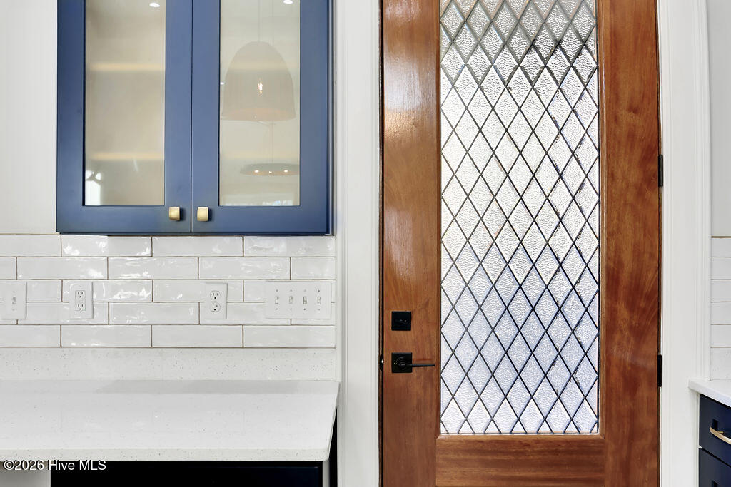 100550907 | Photo 16