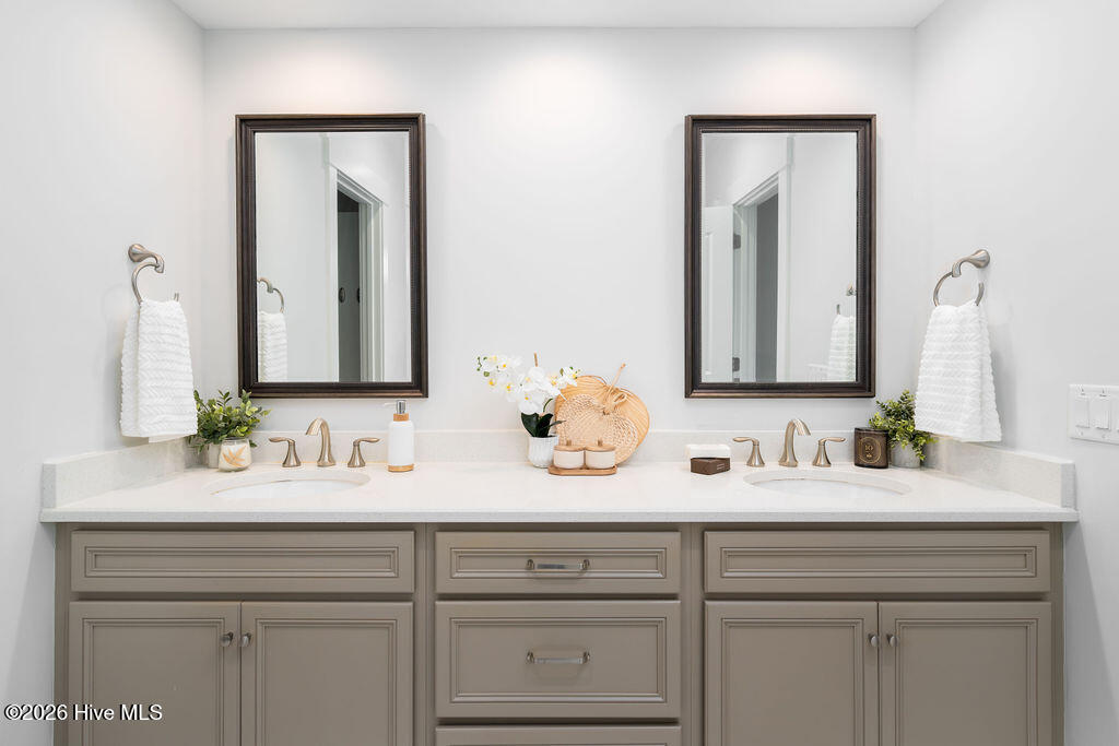 100551056 | Photo 36