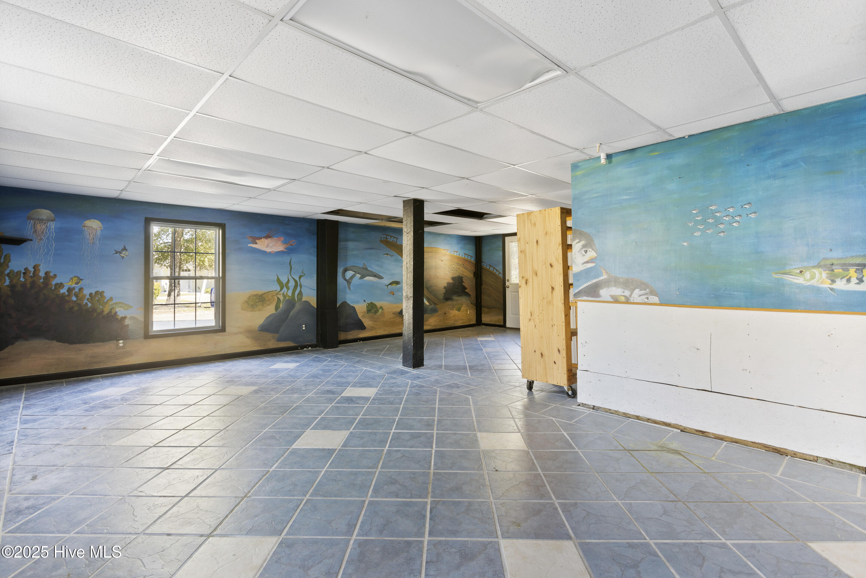 100548338 | Photo 38