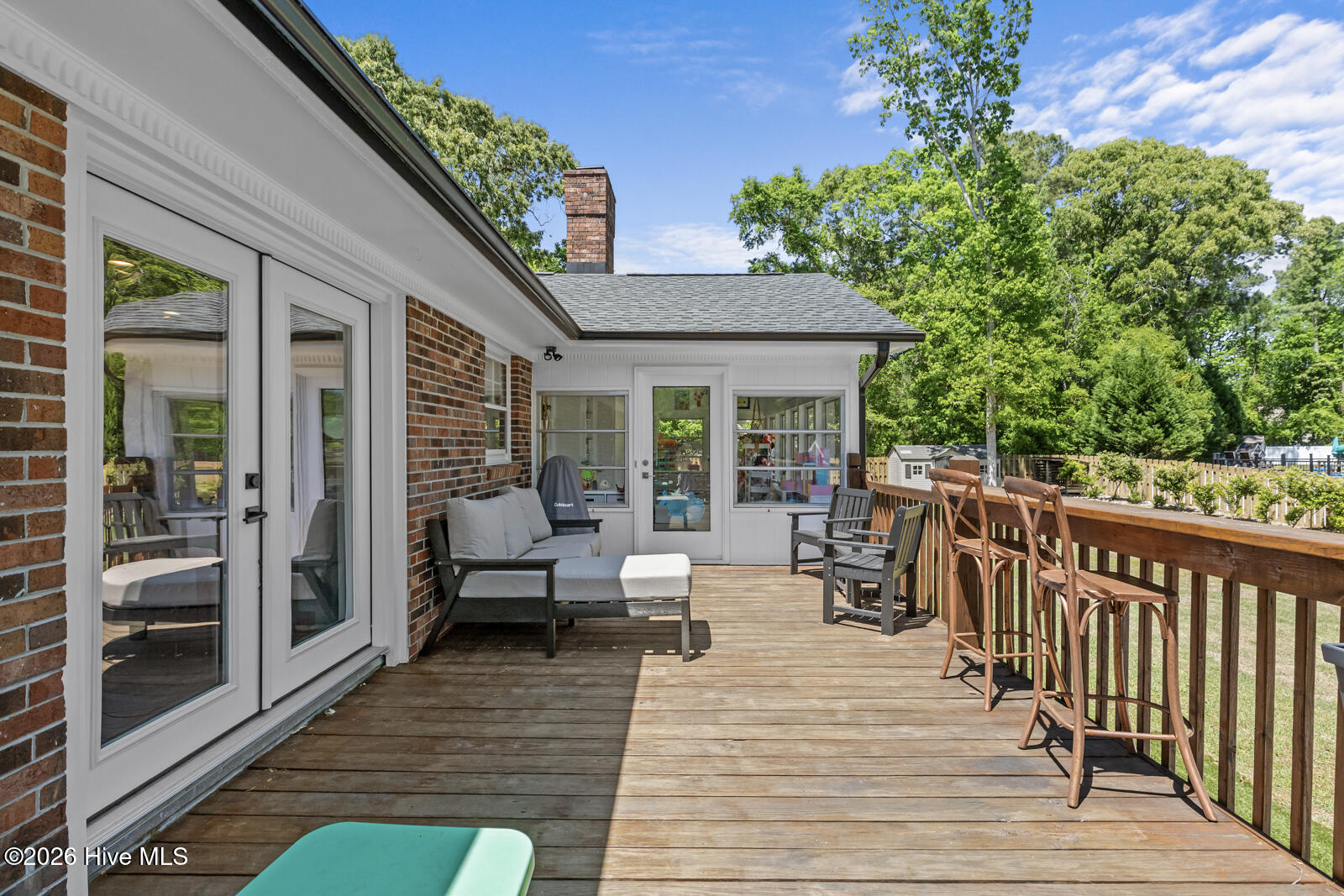 100569871 | Photo 46