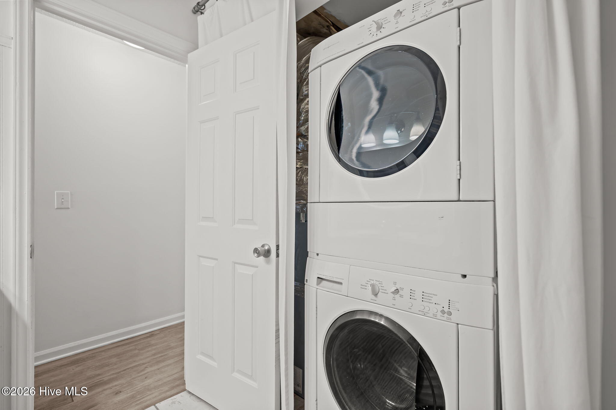 100549615 | Photo 20