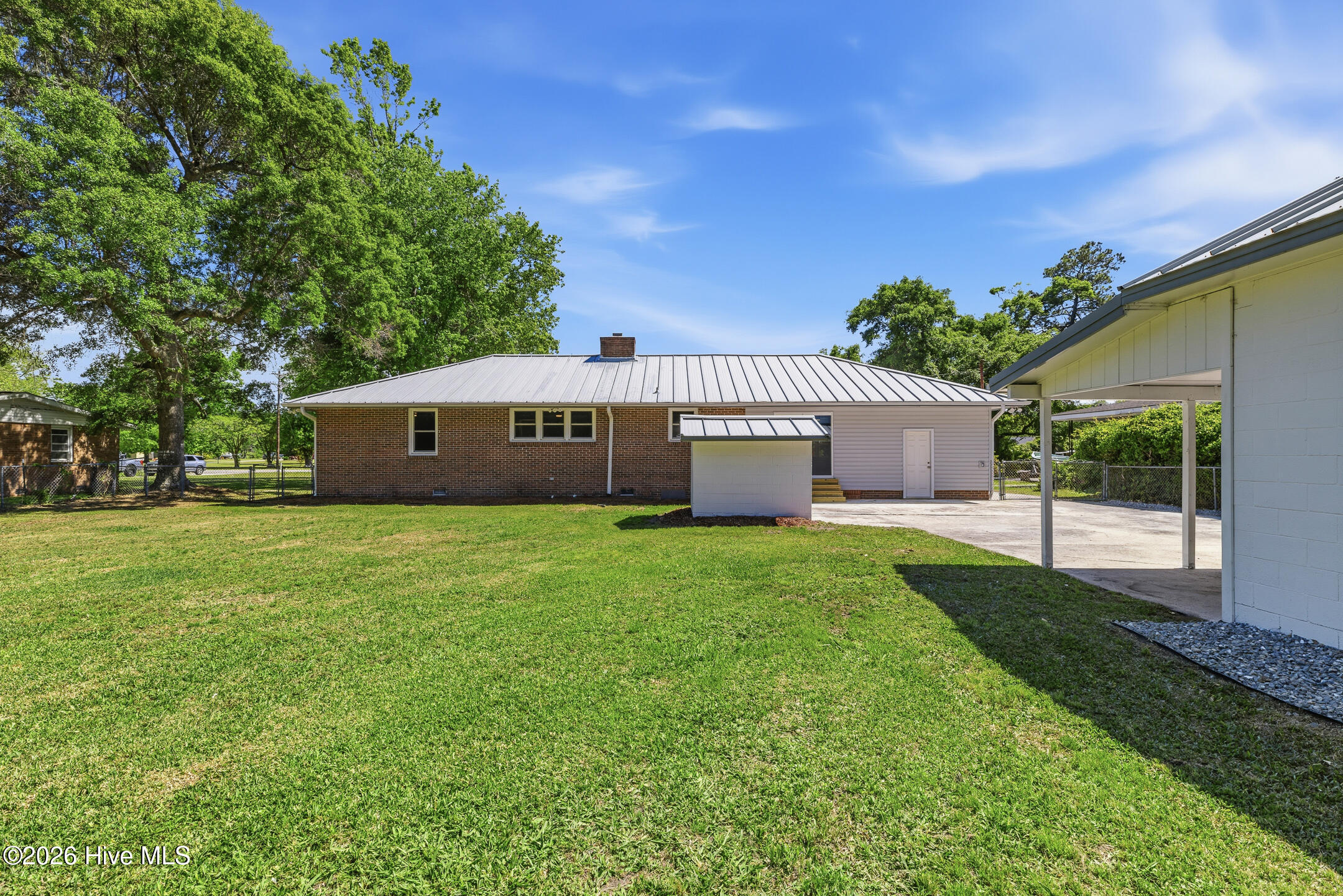 100570664 | Photo 41