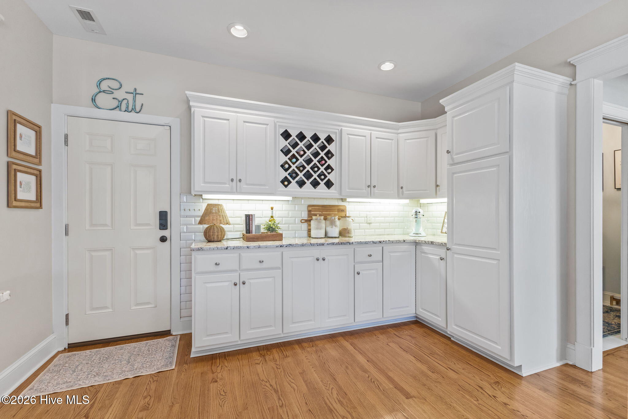 100564059 | Photo 22