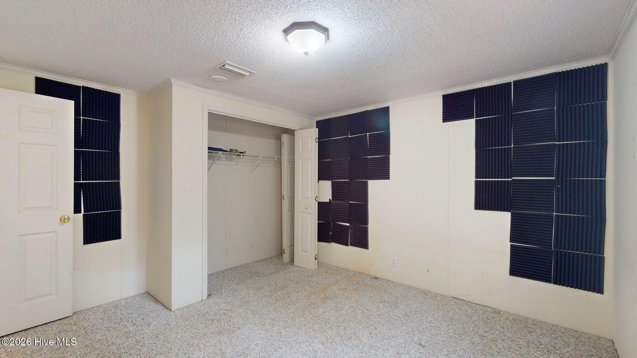 100563079 | Photo 18