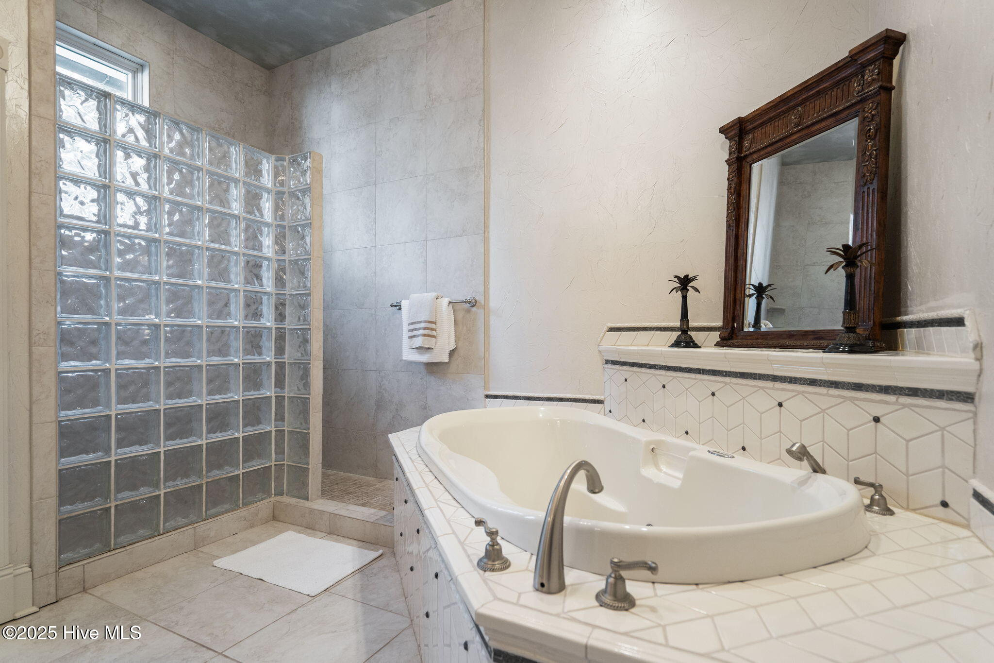 100547936 | Photo 43